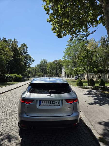 Jaguar F pace R SPORT