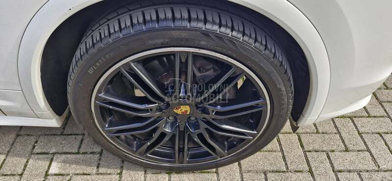 Porsche Cayenne 3,0 GTS 187000 NOV