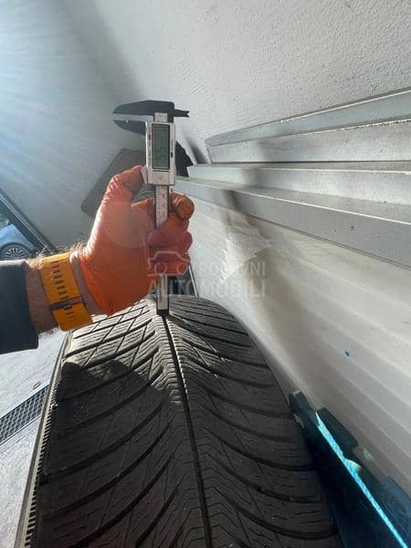 Michelin 235/55 R19 Zimska