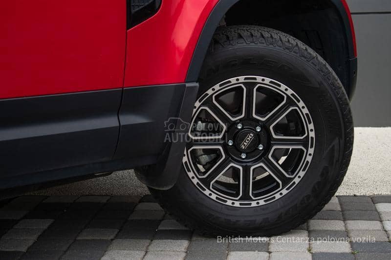 Land Rover Defender 90  P300