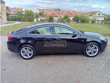Opel Insignia CDTI crveno I