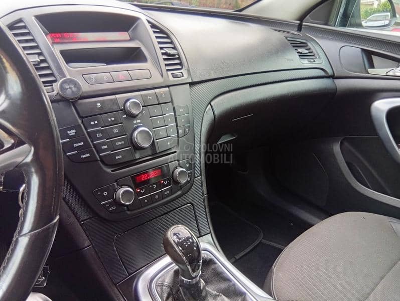 Opel Insignia CDTI crveno I