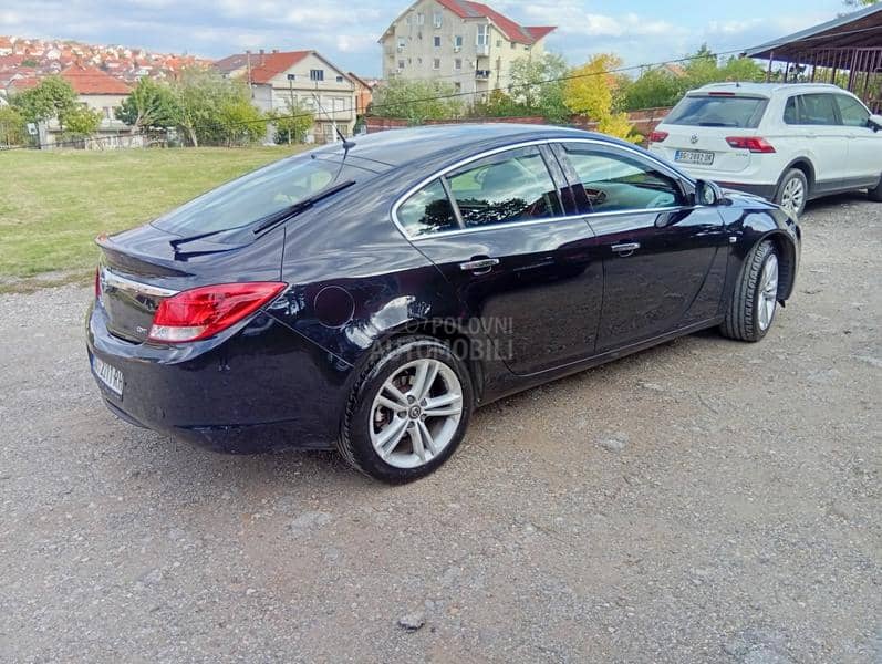 Opel Insignia CDTI crveno I