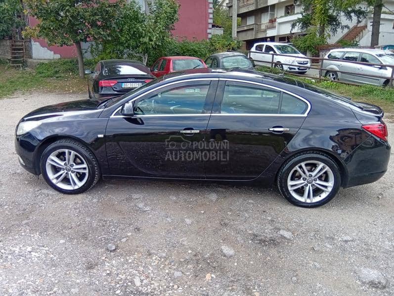 Opel Insignia CDTI crveno I