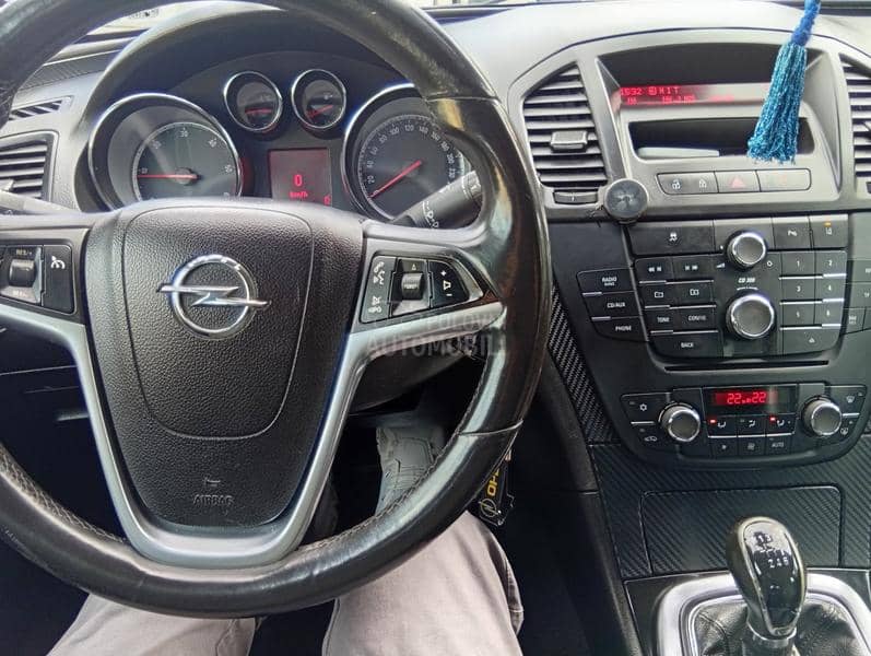 Opel Insignia CDTI crveno I
