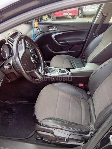 Opel Insignia CDTI crveno I