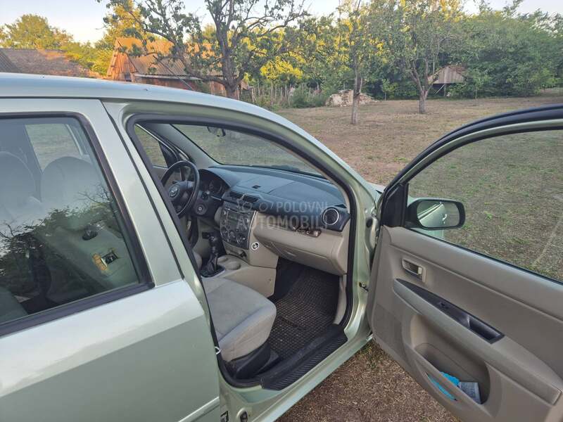 Mazda 2 