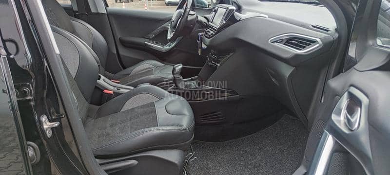 Peugeot 2008 1.2 ALLURE