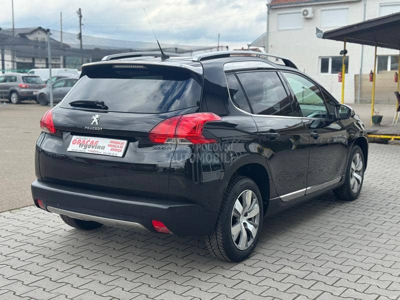 Peugeot 2008 1.2 ALLURE