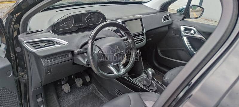 Peugeot 2008 1.2 ALLURE