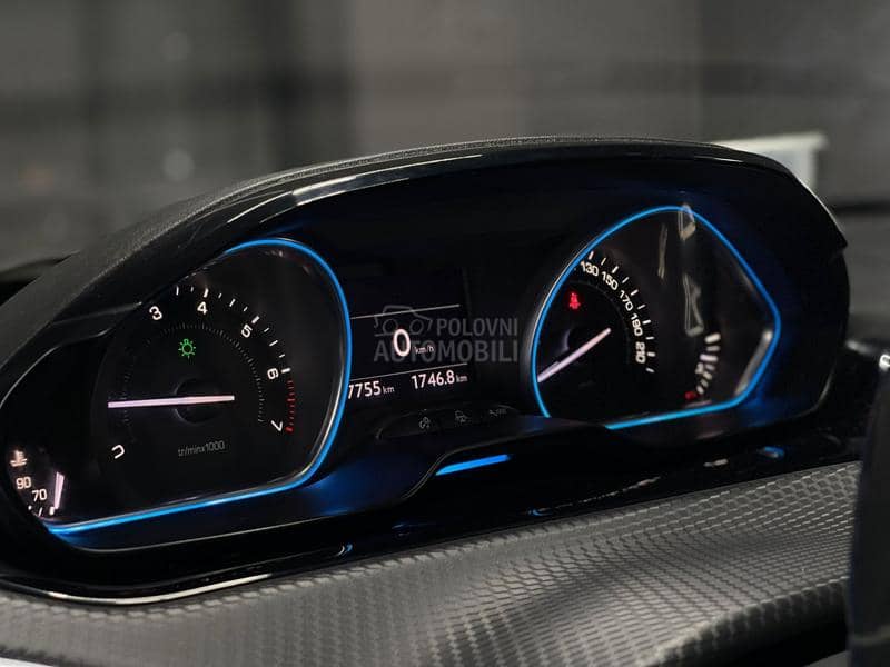 Peugeot 2008 1.2 ALLURE