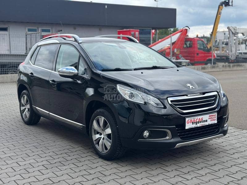 Peugeot 2008 1.2 ALLURE