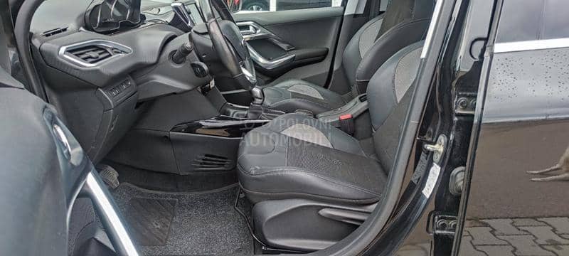 Peugeot 2008 1.2 ALLURE
