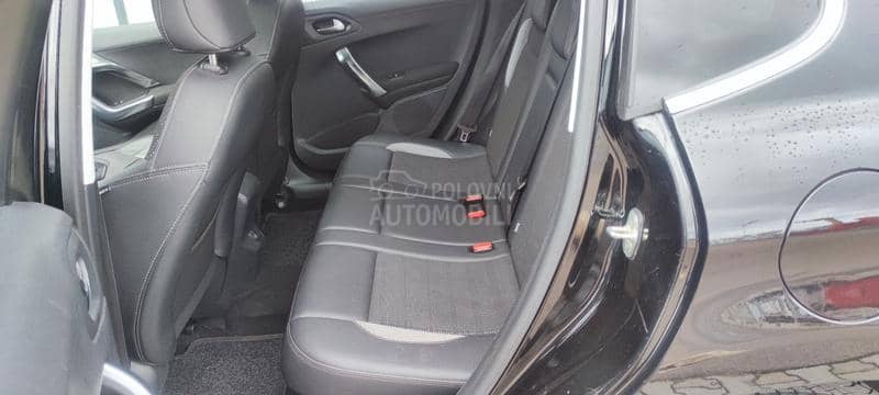 Peugeot 2008 1.2 ALLURE