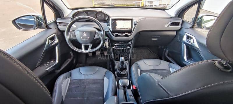 Peugeot 2008 1.2 ALLURE