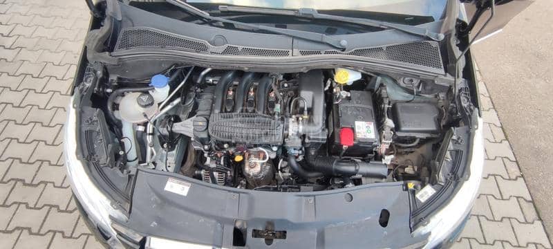 Peugeot 2008 1.2 ALLURE