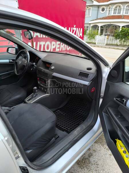Opel Astra H 