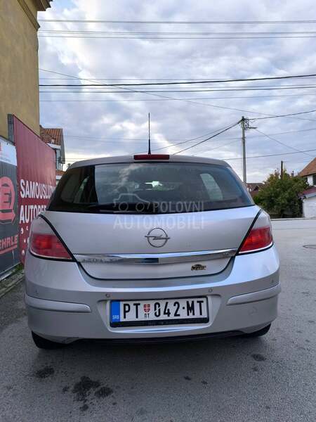 Opel Astra H 