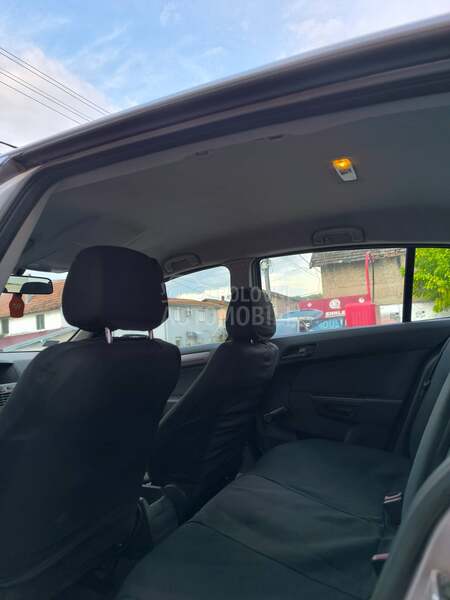 Opel Astra H 