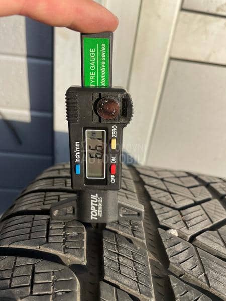 Pirelli 295/40 R20 Zimska