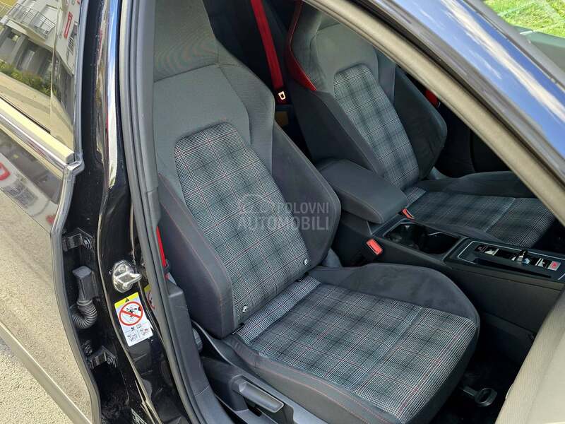 Volkswagen Golf 8 GTI