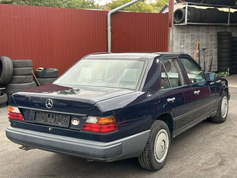 Mercedes Benz W124 160hilj Fabrika