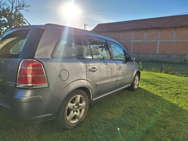 Opel Zafira 