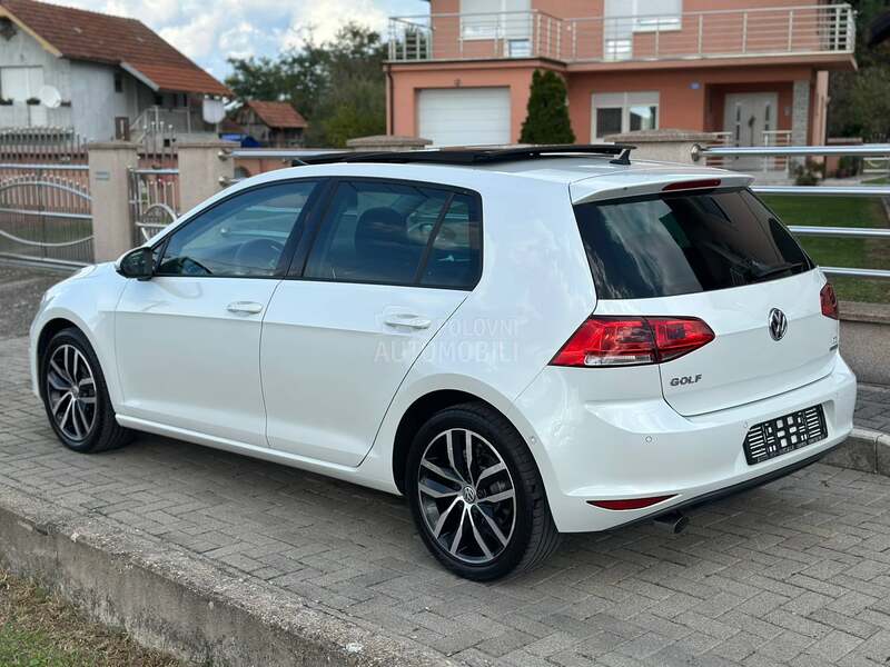 Volkswagen Golf 7 1.6TDI DSG/LED/PANO