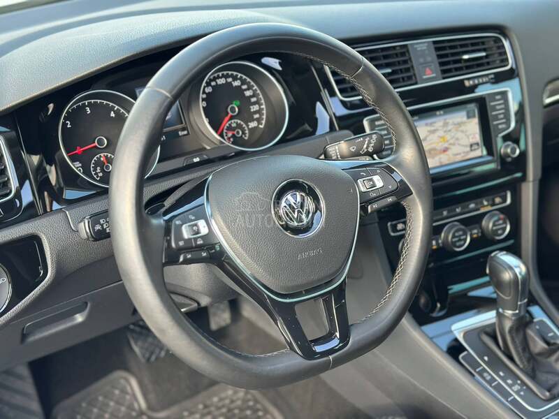 Volkswagen Golf 7 1.6TDI DSG/LED/PANO