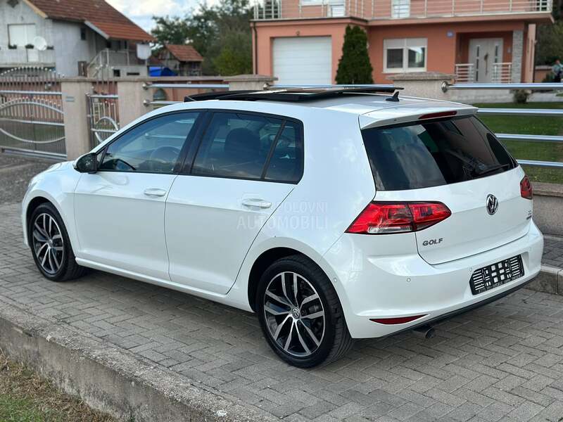 Volkswagen Golf 7 1.6TDI DSG/LED/PANO