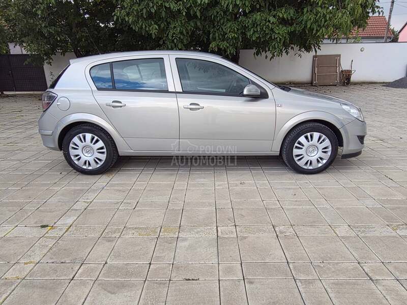 Opel Astra H 1.4 16v