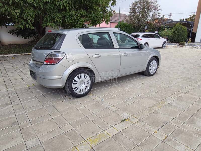 Opel Astra H 1.4 16v