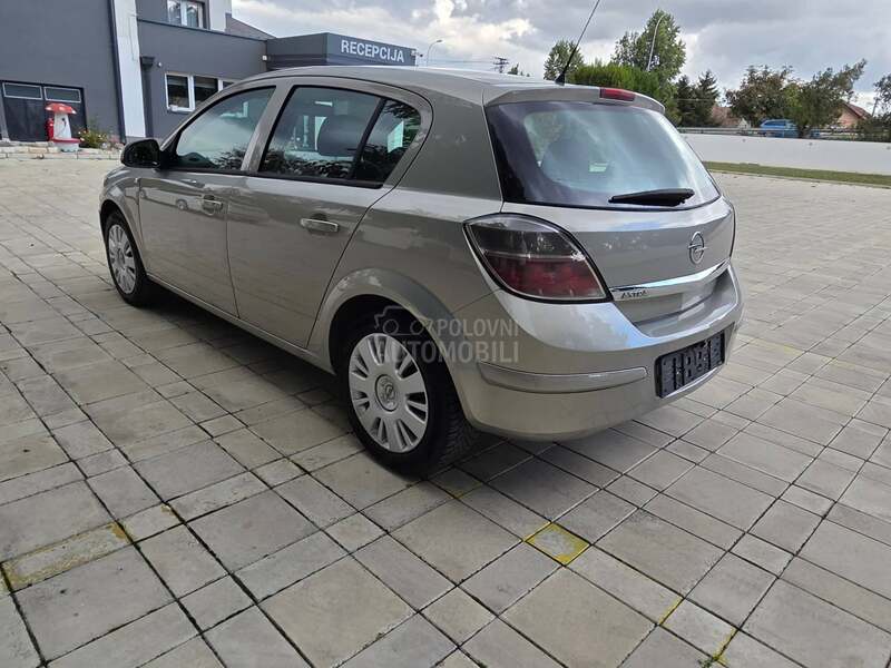 Opel Astra H 1.4 16v