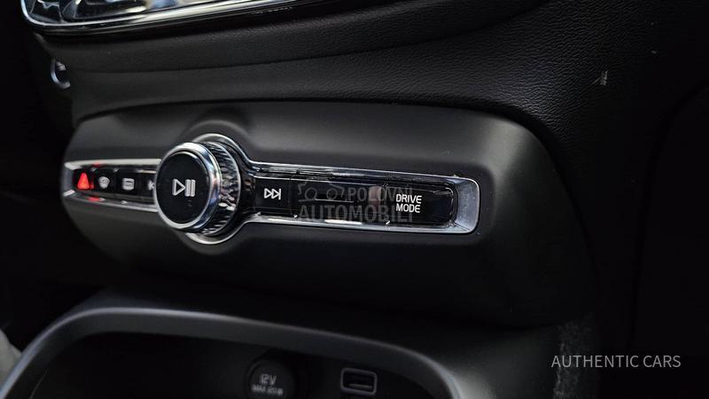 Volvo XC40 R/Pano/360/HK