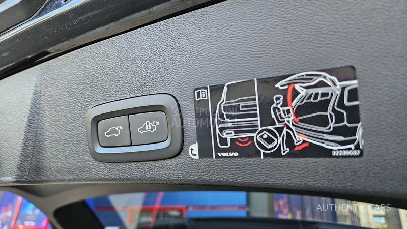 Volvo XC40 R/Pano/360/HK