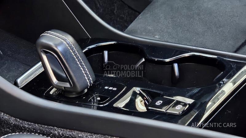 Volvo XC40 R/Pano/360/HK