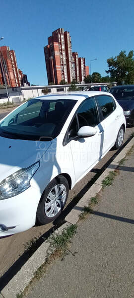 Peugeot 208 