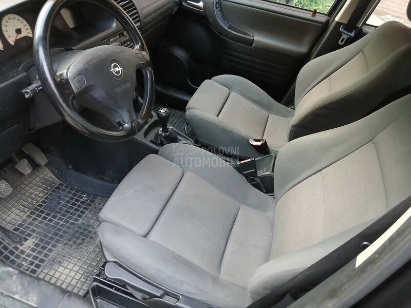 Opel Zafira 
