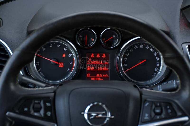 Opel Mokka 1.4 T / 4x4 / CH