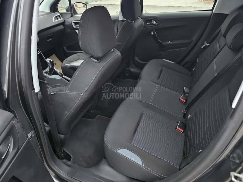 Peugeot 208 1.2 e THP