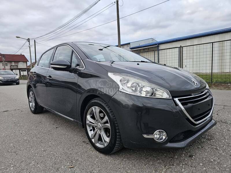 Peugeot 208 1.2 e THP