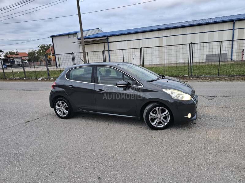 Peugeot 208 1.2 e THP