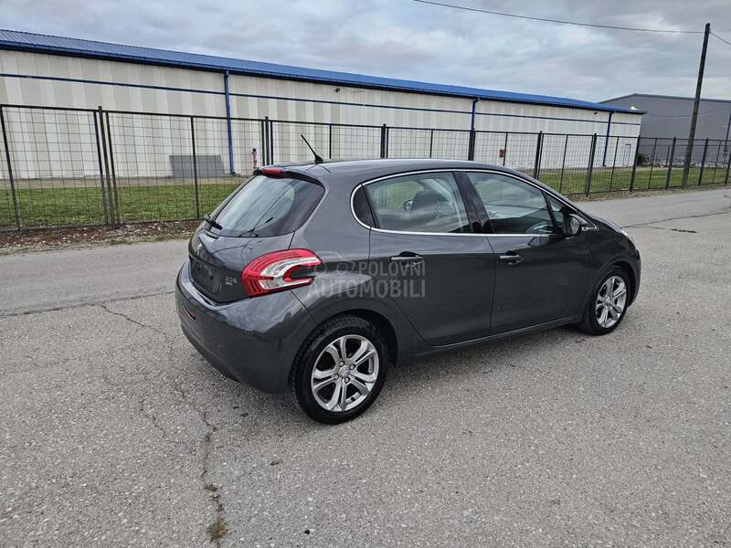Peugeot 208 1.2 e THP