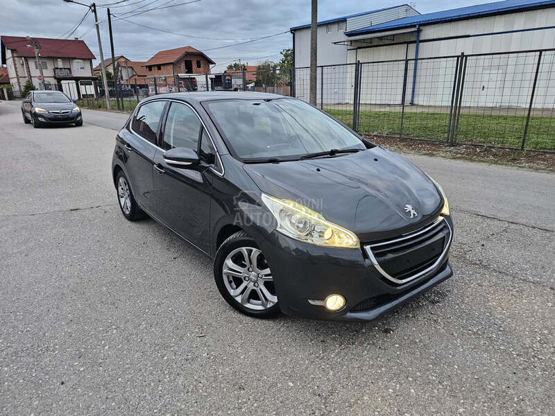 Peugeot 208 1.2 e THP