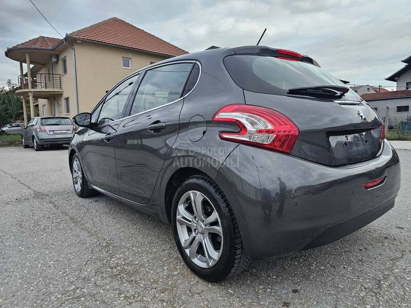 Peugeot 208 1.2 e THP