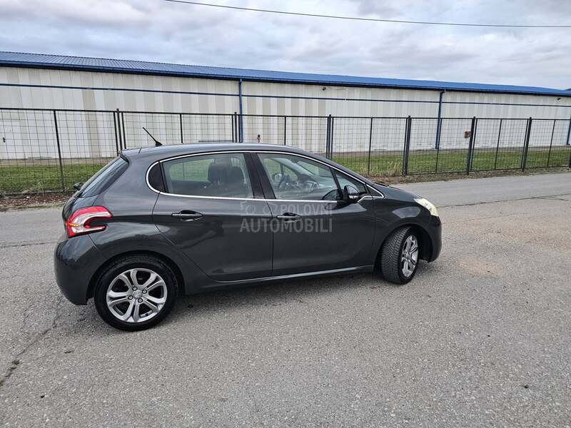 Peugeot 208 1.2 e THP