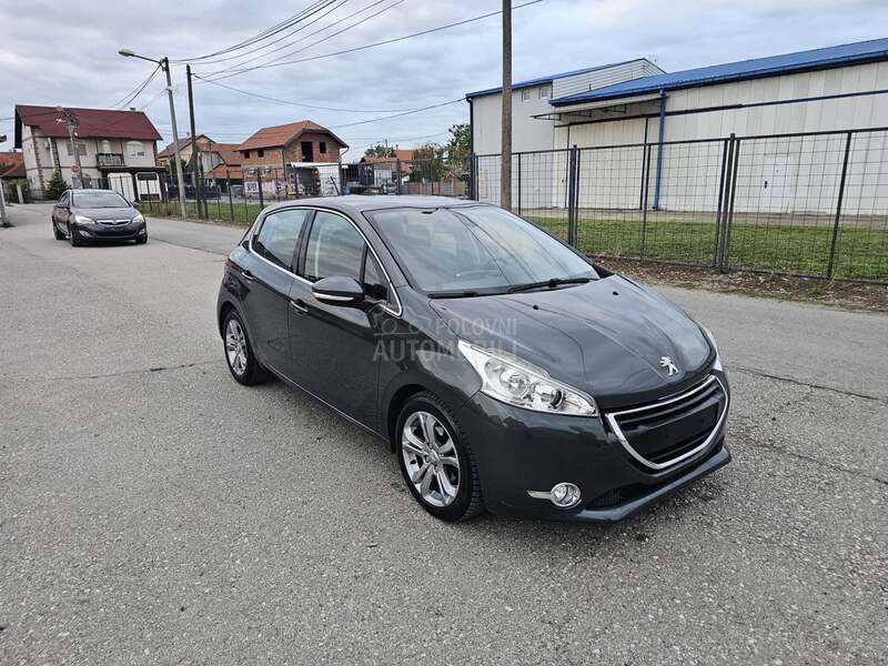 Peugeot 208 1.2 e THP