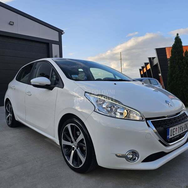Peugeot 208 1,6E hdi