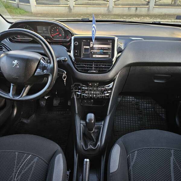 Peugeot 208 1,6E hdi