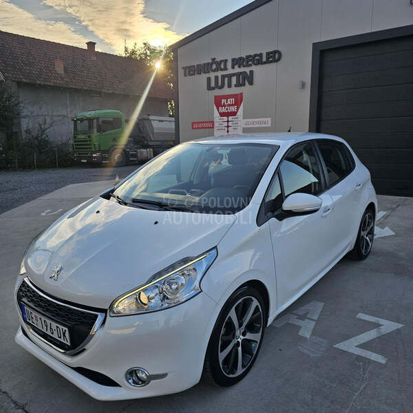 Peugeot 208 1,6E hdi